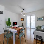 Elegant And Modern In Appartement Milan