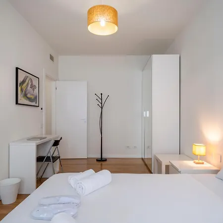 Elegant And Modern In شقة