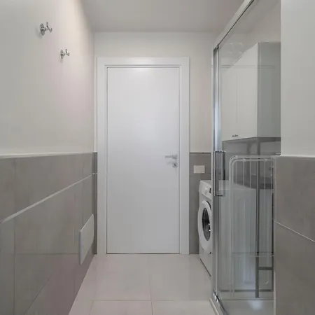 Elegant And Modern In شقة *
